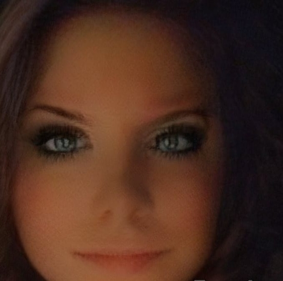 Profile Picture of Danielle Kulakowski (@phs_angle) on Poshmark