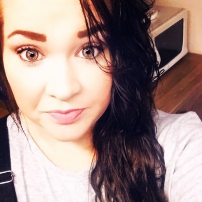 Profile Picture of Mel Foss (@MelanieAnneFozz) on Twitter