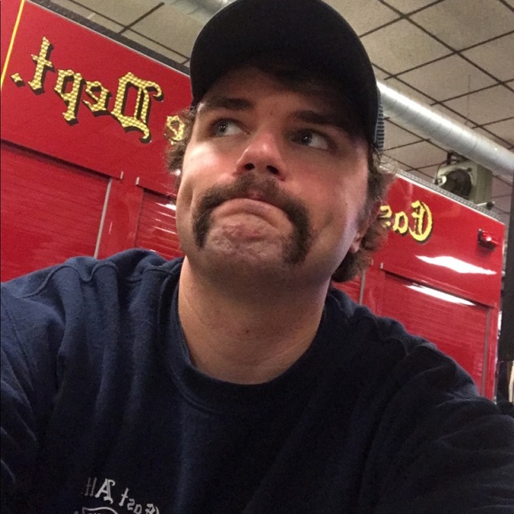 Profile Picture of Craig Kinder (@kinder29) on Poshmark