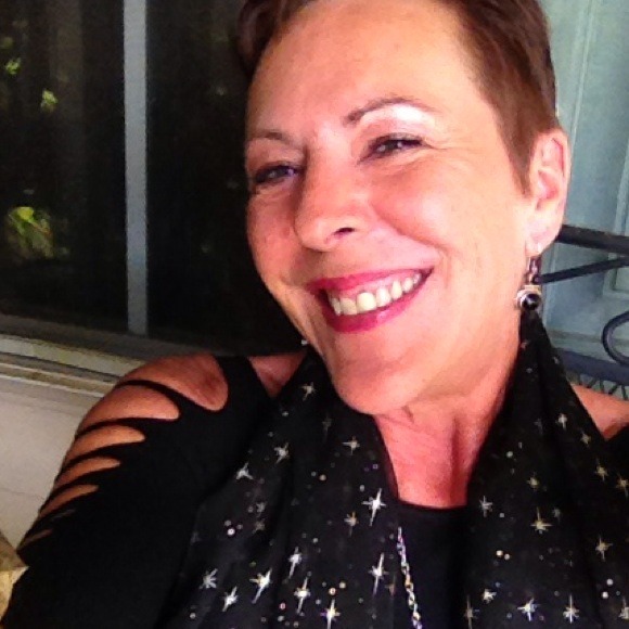 Profile Picture of Michal Meaders (@michalsuzette1) on Poshmark