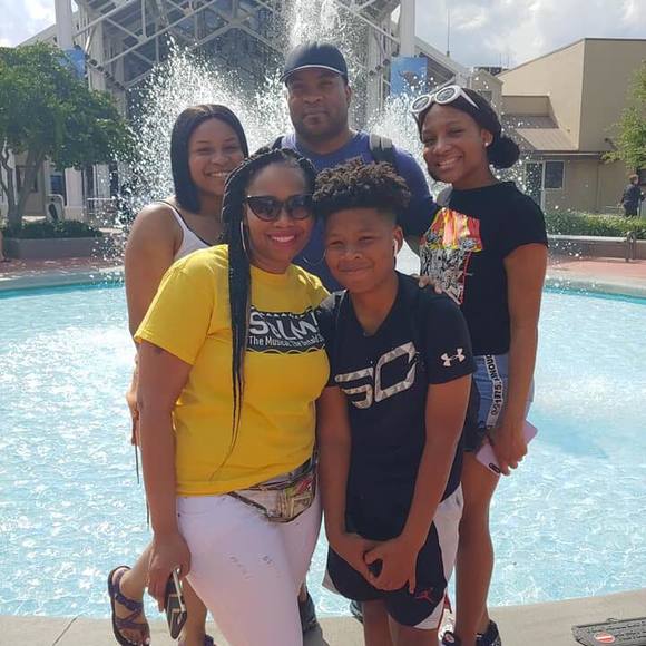 Profile Picture of Yuneka Mcswain (@yunekamcswain) on Poshmark