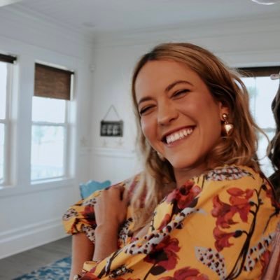 Profile Picture of Allison Schroeder (@AB_Schroeder_) on Twitter