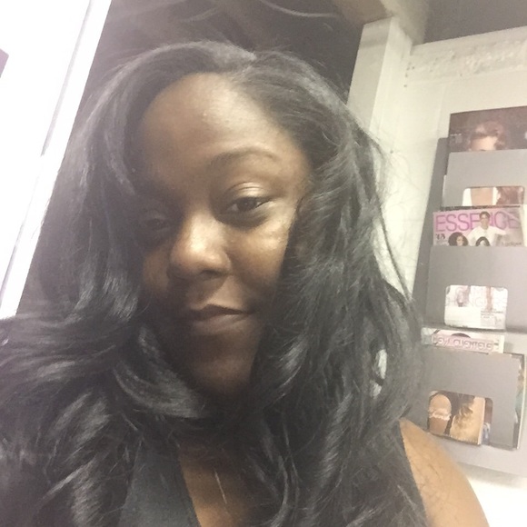 Profile Picture of April Patwin (@aprylmo) on Poshmark