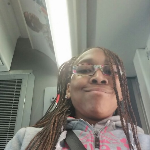 Profile Picture of Shantel Cole (@turnquest) on Poshmark