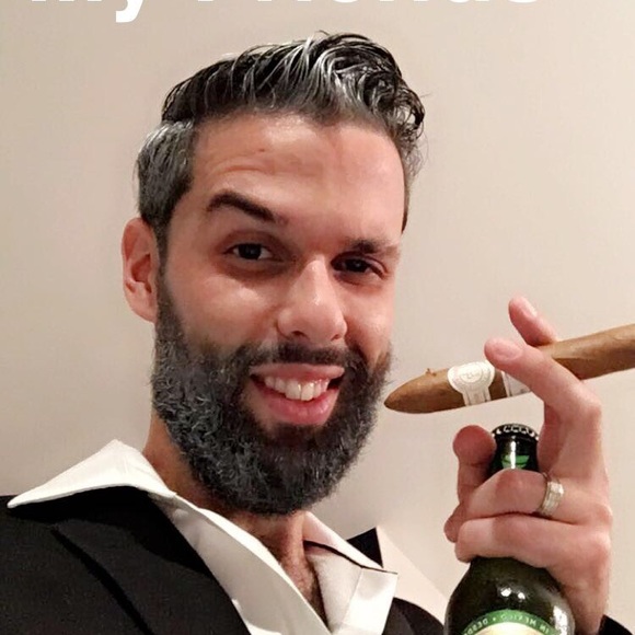 Profile Picture of Andre Oliveira (@andreo92) on Poshmark