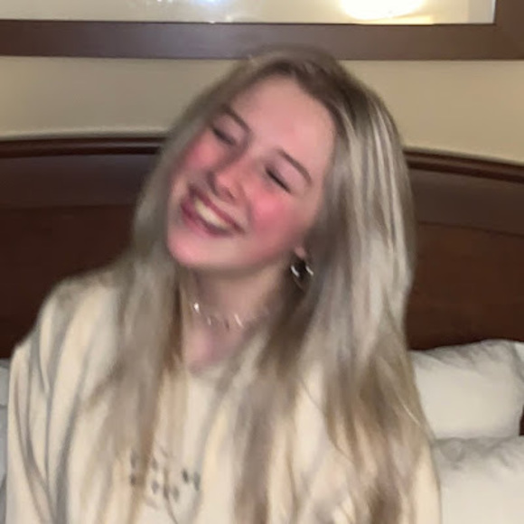 Profile Picture of Hannah Jaeger (@hjjaegerrmk47) on Poshmark