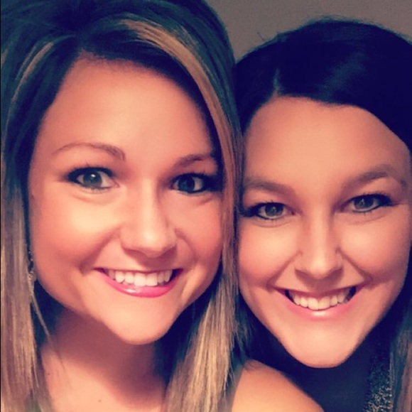 Profile Picture of Whitney Petersen (@whitneypetersen) on Poshmark