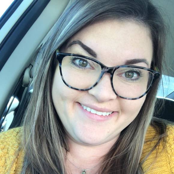 Profile Picture of Samantha Kawalek (@samk90) on Poshmark