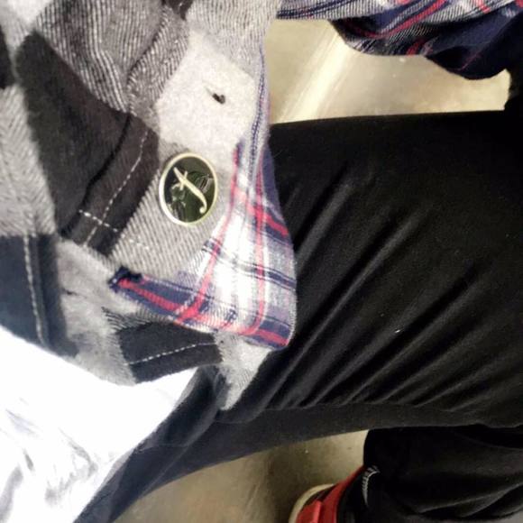 Profile Picture of Mike De vera (@likemik3) on Poshmark