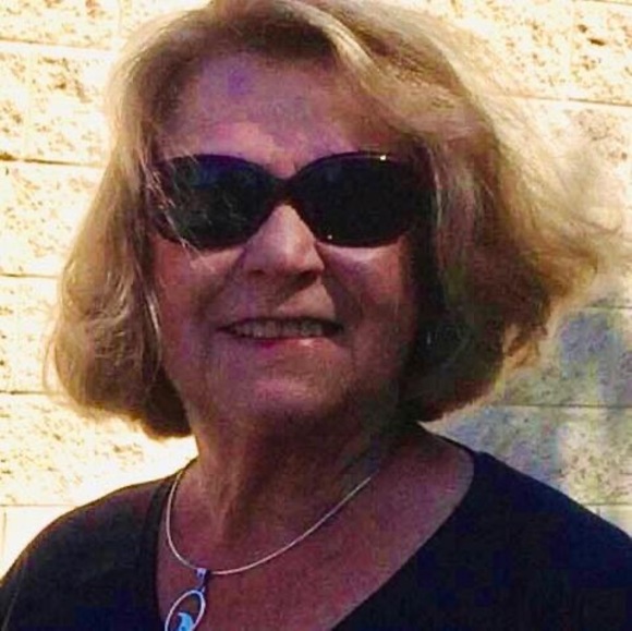 Profile Picture of Jean Rose (@jeanrose492) on Poshmark