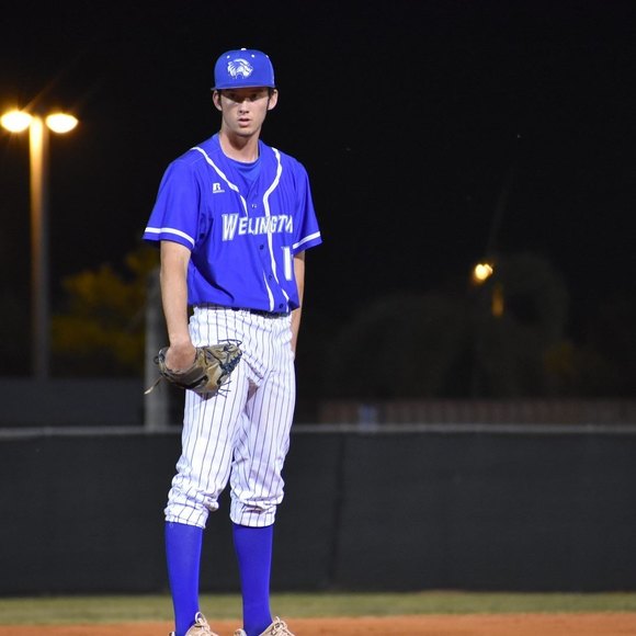 Profile Picture of Alex Barnhart (@alex_barnhart) on Poshmark