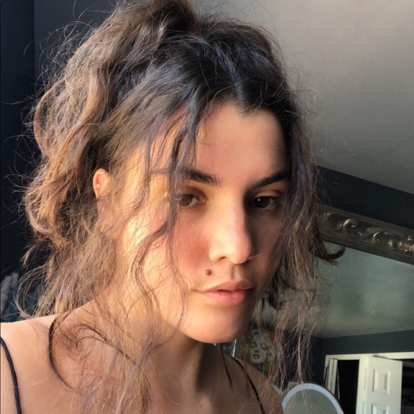 Profile Picture of Kristina Duhani (@tineeduh) on Poshmark
