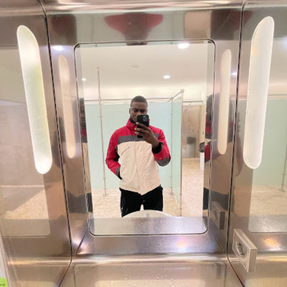 Profile Picture of Guidado Galledou (@guidadogalledou) on Poshmark