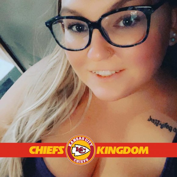 Profile Picture of Stephanie Winsky (@babygurl2_23) on Poshmark