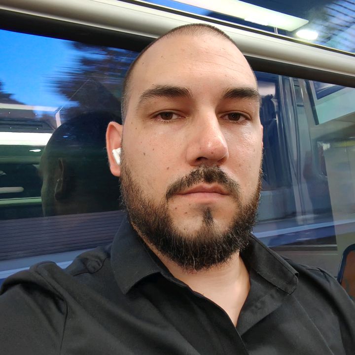 Profile Picture of Johnny Blocquet (@johnb77200) on Tiktok