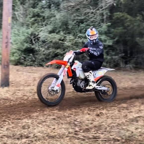 Profile Picture of Jake Mason (@jxkemason) on Poshmark