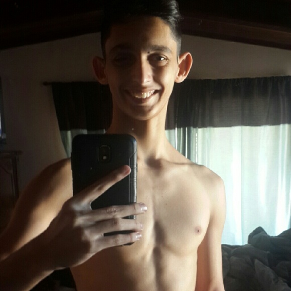Profile Picture of Yianni Kosmakos (@johnkosmakos) on Poshmark