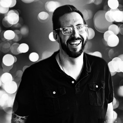 Profile Picture of Damian Holbrook (@damianholbrook) on Twitter