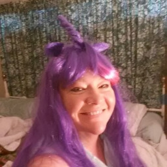 Profile Picture of Romy Kettlewell (@romy1965) on Poshmark