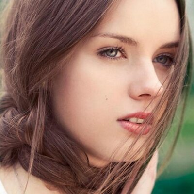 Profile Picture of Elizabeth Baines (@UrSingingFlower) on Twitter