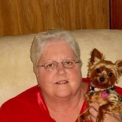 Profile Picture of Carole Sue Grimes (@cggracie77) on Twitter