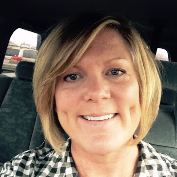 Profile Picture of Kim Sturman (@k_sturman) on Poshmark