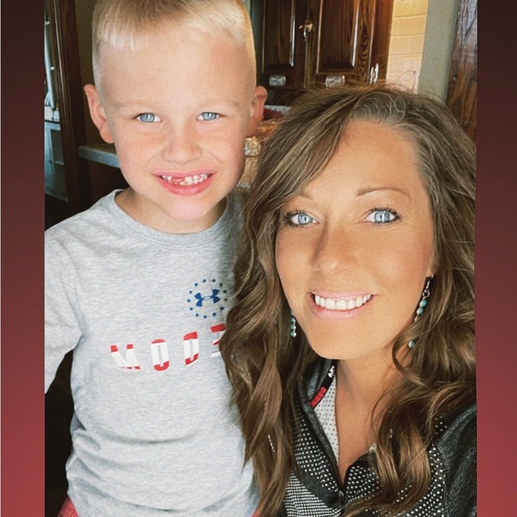 Profile Picture of Sarah Bobkoskie (@sarah_bobkoskie) on Poshmark