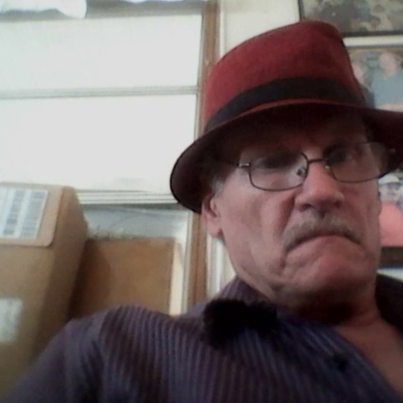 Profile Picture of Lee Rowell (@lee_rowell) on Poshmark