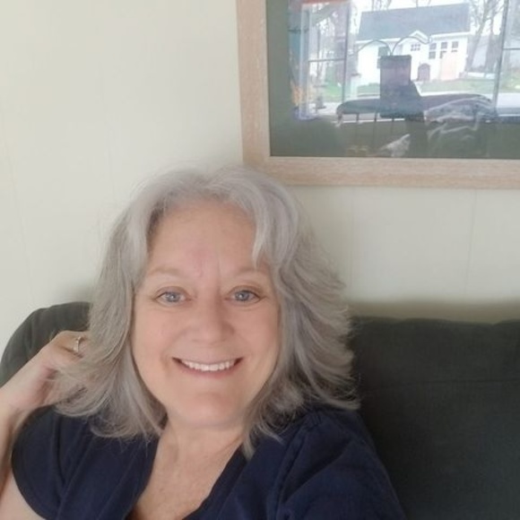 Profile Picture of Susan Pelmear (@mcintosh40) on Poshmark