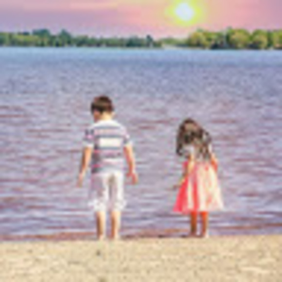 Profile Picture of Shawna Luna (@shawna_luna) on Poshmark