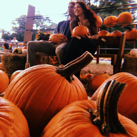 Profile Picture of Jessie Hotes (@jhotes_) on Poshmark