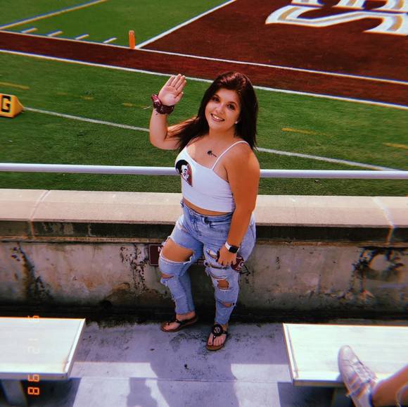 Profile Picture of Leigha Heath (@leighah820) on Poshmark