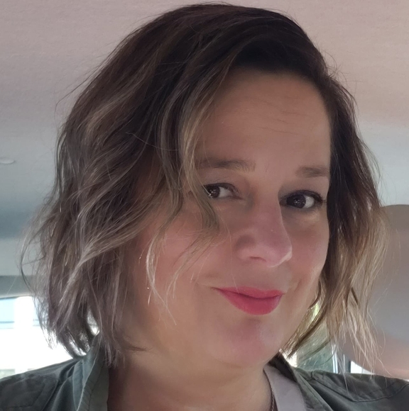 Profile Picture of Nathalie Dumontier (@ndumontier) on Poshmark