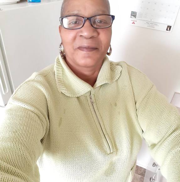 Profile Picture of Sharon Peoples (@sharonpeople966) on Poshmark