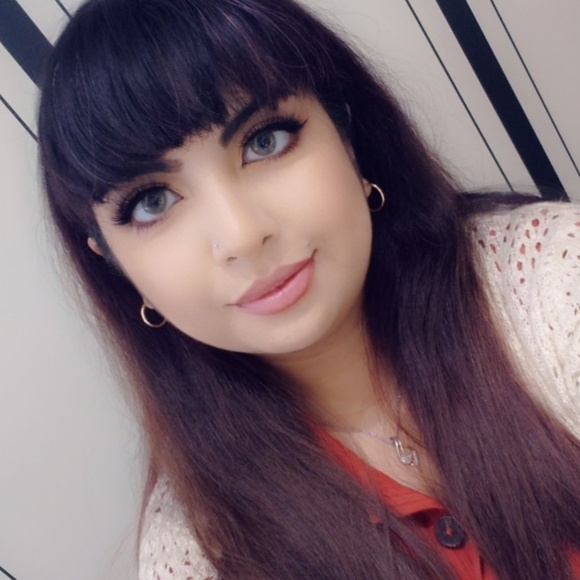 Profile Picture of Sarah Chasco (@adorkablysarah) on Poshmark