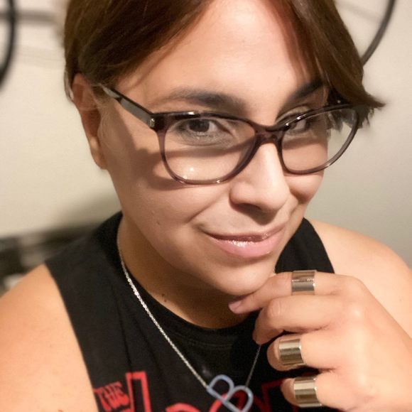 Profile Picture of Bianca Miranda (@miranda_bianca) on Poshmark