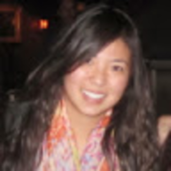 Profile Picture of Leslie Hinshaw (@leshinshaw) on Poshmark