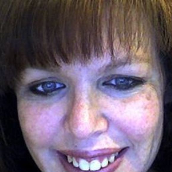 Profile Picture of Wendy Armagost (@scarlet01754) on Poshmark