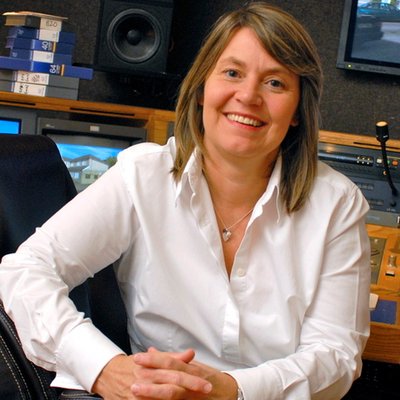 Profile Picture of Dee Marshall (@DeeMarshallSays) on Twitter