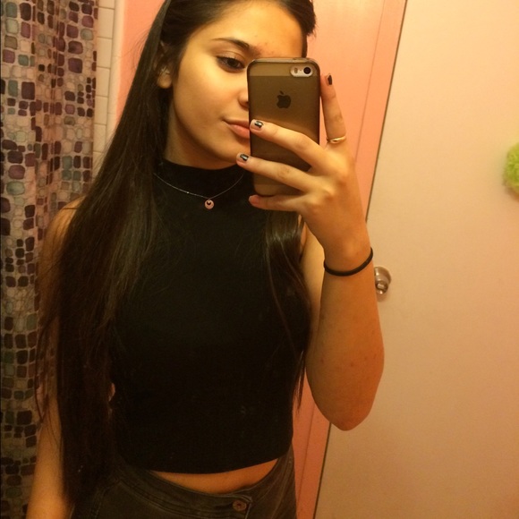 Profile Picture of Nadia Silva (@_nadiasilva) on Poshmark