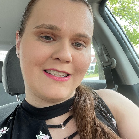 Profile Picture of Domenique Gramolini (@domenique_g) on Poshmark