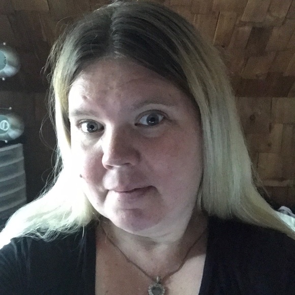 Profile Picture of Barbara Simon (@barbarasimon104) on Poshmark