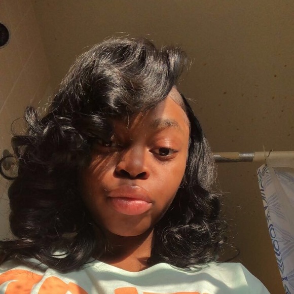 Jenissa Cooper - Poshmark Profile Picture of Jenissa Cooper (@jenissacooper) on Poshmark