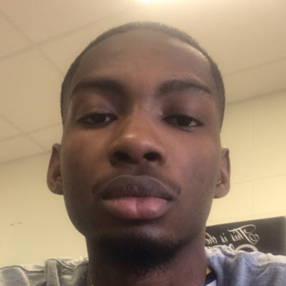 Profile Picture of Dwayne Lewis (@dwa098738) on Poshmark