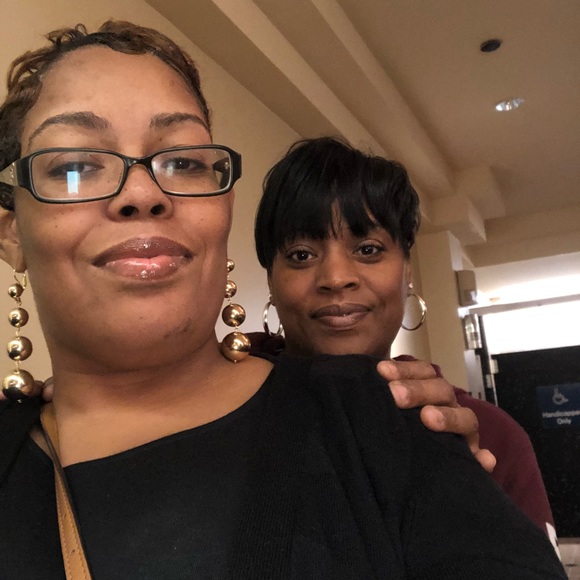 Profile Picture of Shannon Hafford (@haffordshannon) on Poshmark