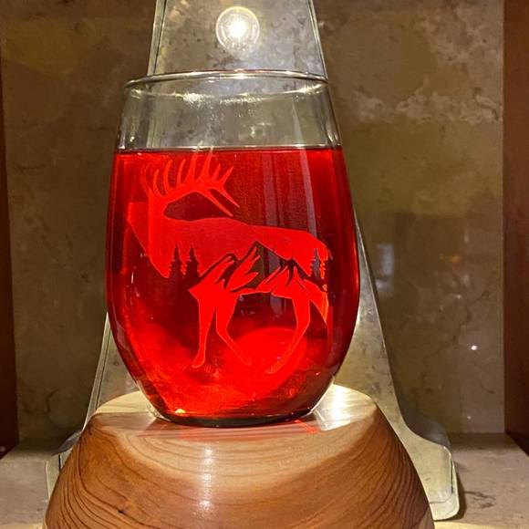 Profile Picture of Ashley Hoobery (@ashleyhoobery) on Poshmark