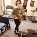 Profile Picture of Lindsey Travis (@topknot_singleshot) on Instagram
