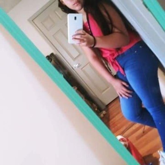 Profile Picture of Serrano Guzman (@serranoguzman) on Poshmark