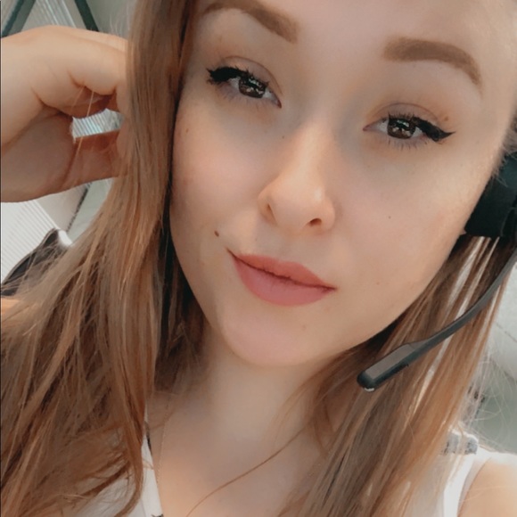 Profile Picture of Ashley Riegert (@ashleyriegert) on Poshmark