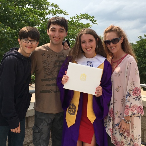 Profile Picture of Barbara Conway (@btconway13) on Poshmark